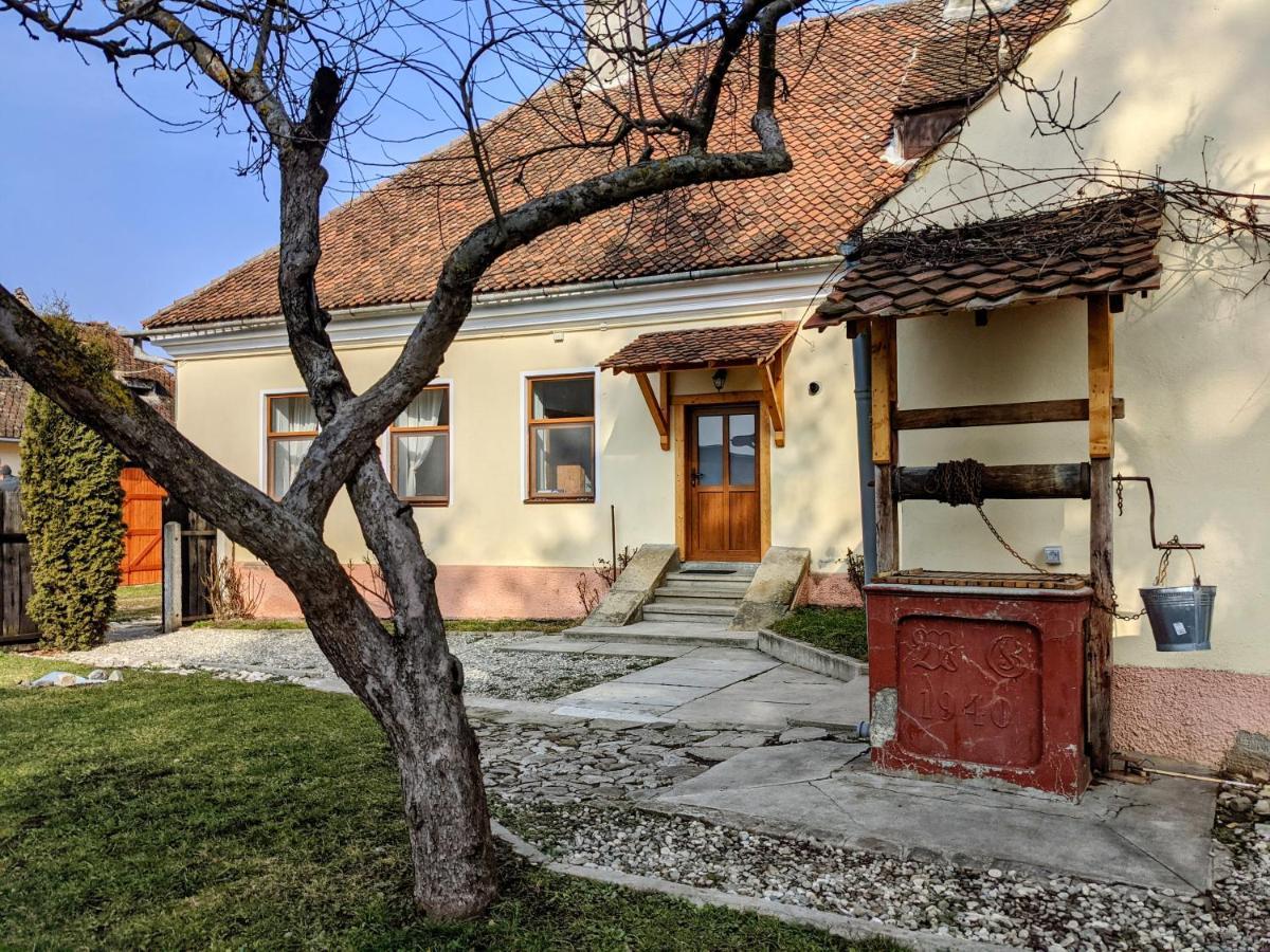 Gaestehaus Honigberg Next To The Fortified Church Of Hărman מראה חיצוני תמונה
