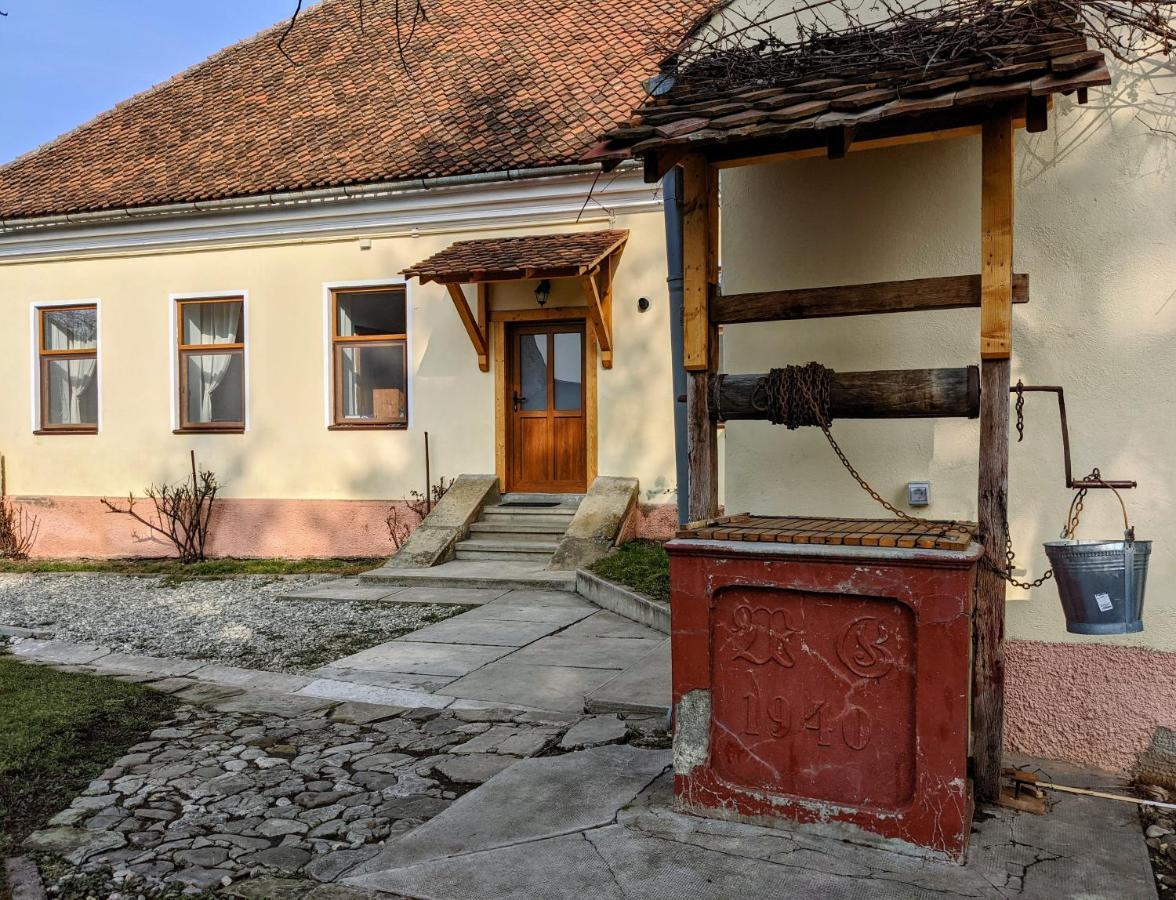 Gaestehaus Honigberg Next To The Fortified Church Of Hărman מראה חיצוני תמונה
